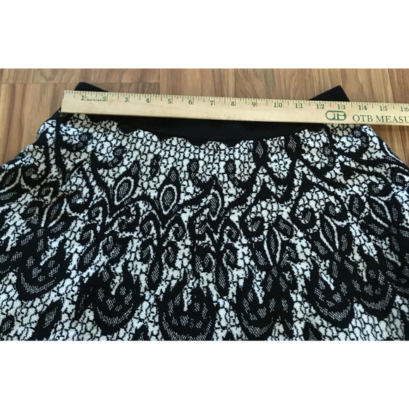 Cynthia Rowley Mini Skirt Black and White Floral Medium Cotton Blend - Picture 4 of 5